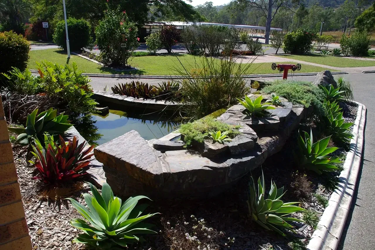 the grounds & gardens