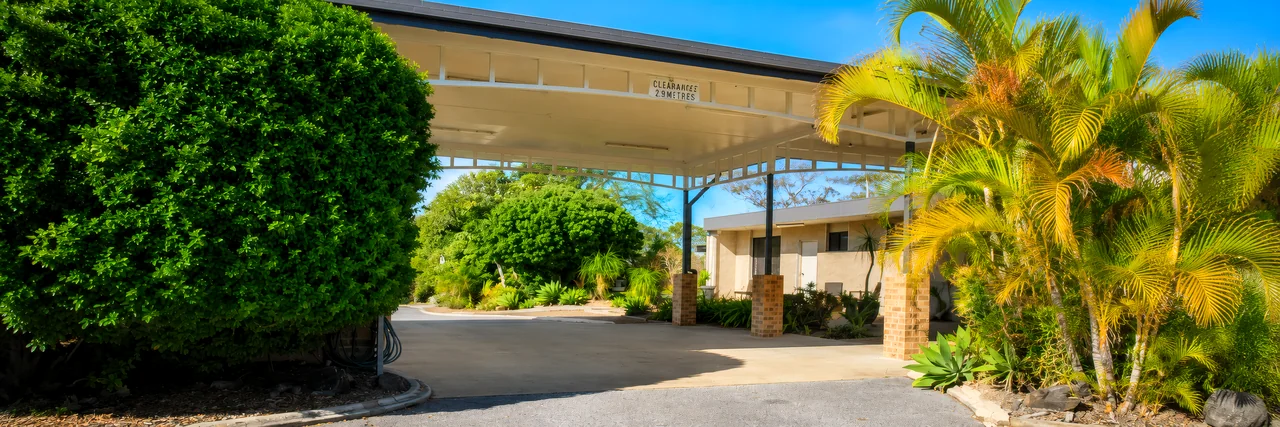the drive-through portico at Parklands Resort