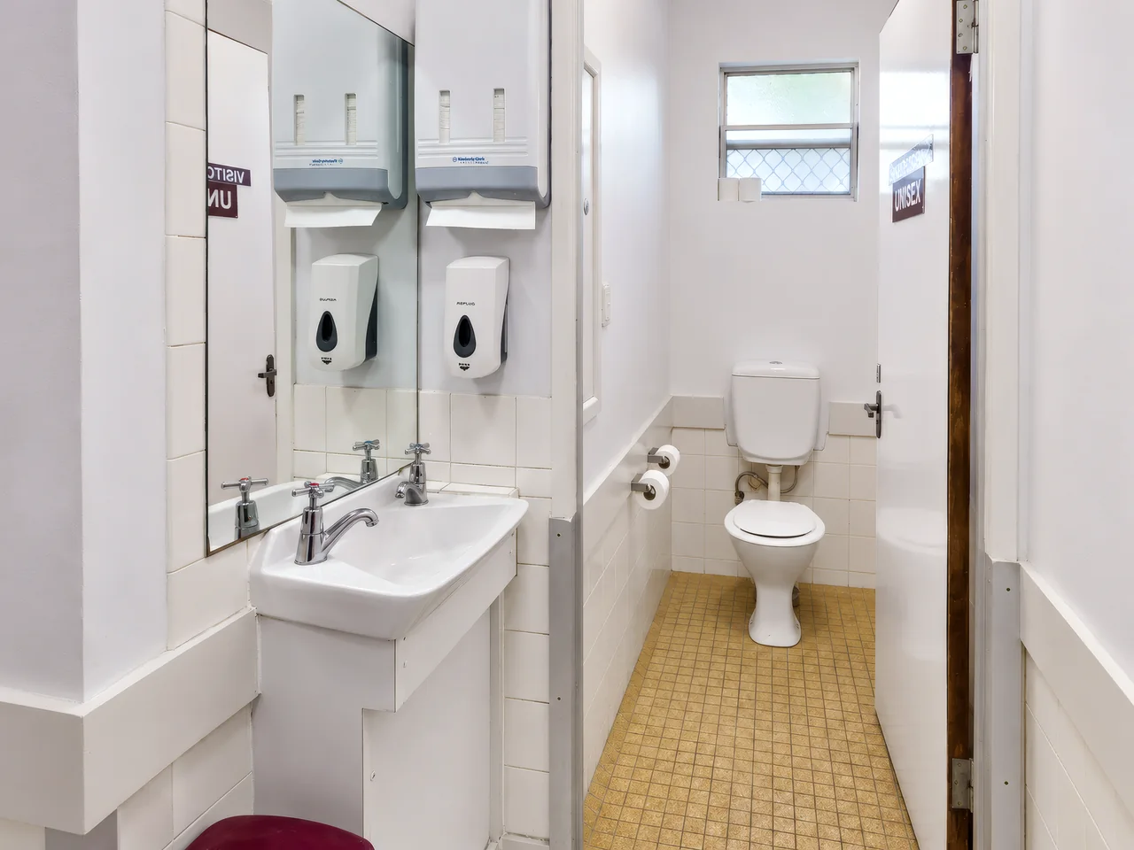 Standard Queen Room — view 7