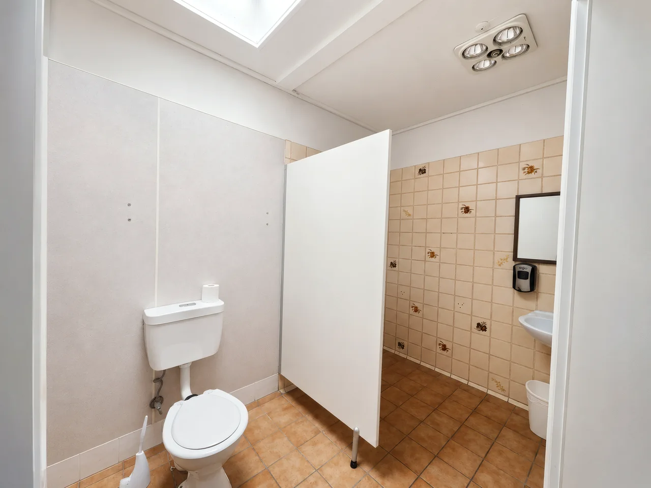Standard Single Room — view 7