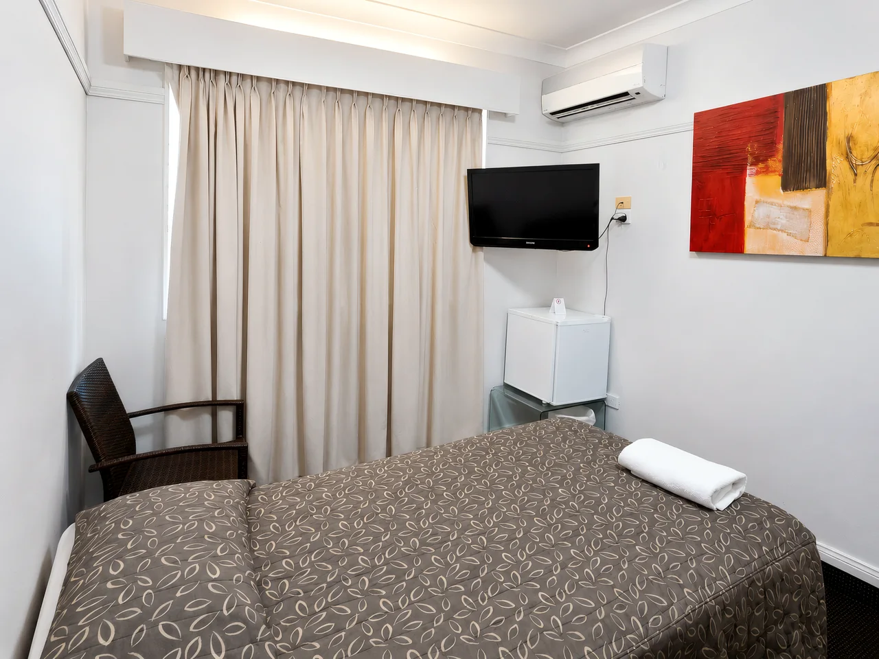 Standard Single Room — view 2